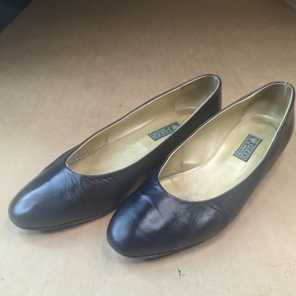 Gucci women's sz 7B black leather classic 1" heel loafer flats.Gucci Gold inter - Picture 3 of 13